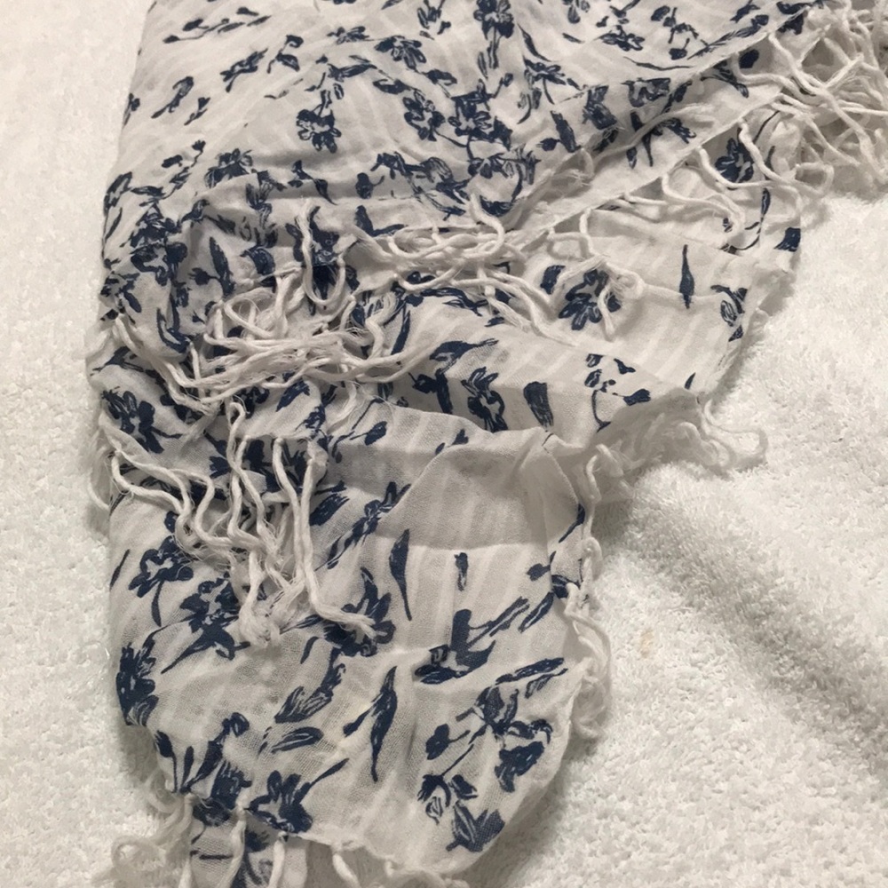 White and navy floral fringe scarf